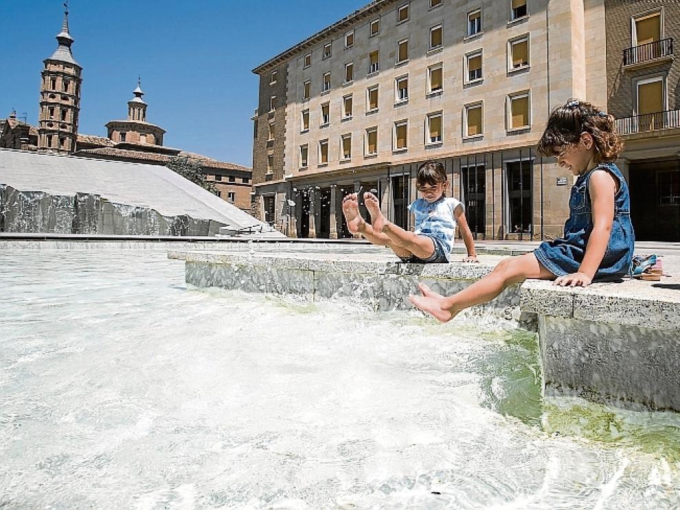 Fuente de la Hispanidad en la plaza del Pilar