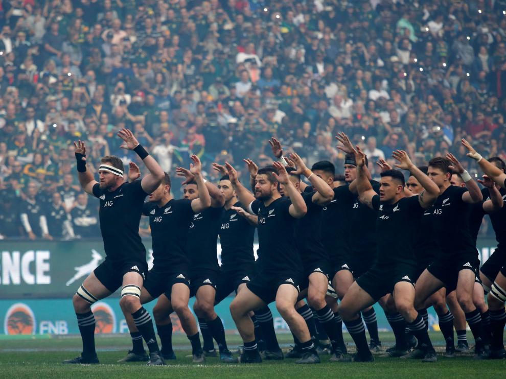 Los All Blacks, en una de sus tradicionales hakas.