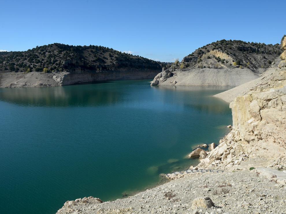 El pantano del Arquillo en niveles muy bajos de agua, en octubre de 2017