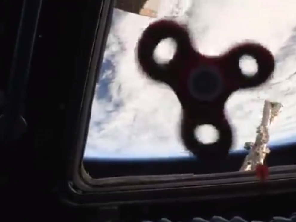 Un astronauta de la NASA decidió experimentar con el juguete en la Estación Espacial Internacional.