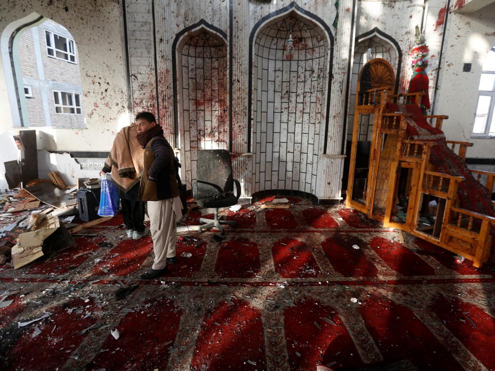 Imagen del atentado suicida que se perpetró en una mezquita de Kabul este viernes.
