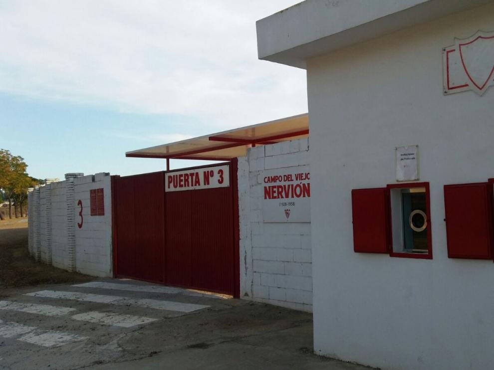 Exterior del Viejo Nervión, donde el Sevilla Atlético juega como local.