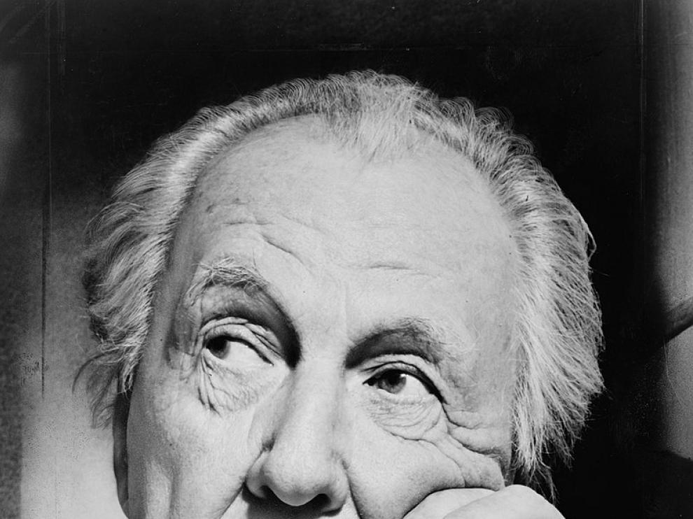 Frank Lloyd Wright.