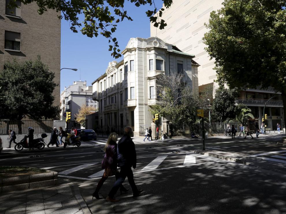 El nuevo edificio se ubicaría detrás de la antigua clínica del doctor Lozano, inmueble catalogado.