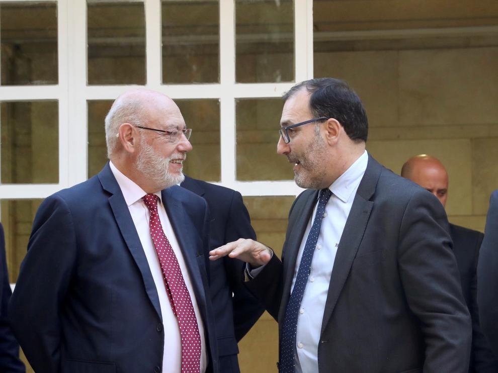 El fiscal general del Estado, José Manuel Maza, y el magistrado de la Audiencia Nacional, Eloy Velasco,