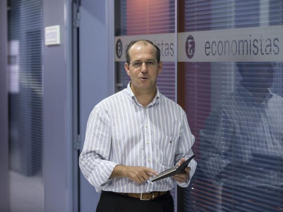 Javier Nieto, decano del Colegio de Economistas de Aragón