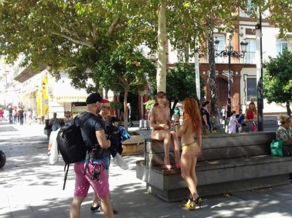 Fotos que circulan por redes sociales de la escena.