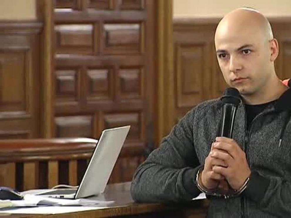 Morate impasible durante el juicio