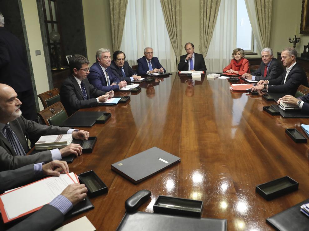 La Junta de Portavoces del Senado ha manifestado este martes su criterio favorable para que "pueda intervenir" si lo cree conveniente en la sesión plenaria que el próximo viernes 27.
