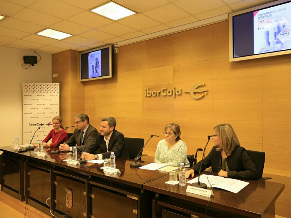 La presentación de la carrera se ha producido en el Patio de la Infanta de Ibercaja.