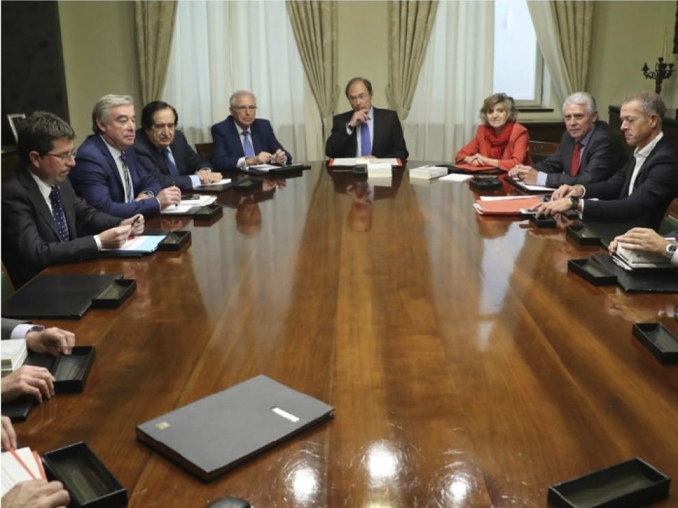 Reuniones previas al debate en el Senado y al pleno en el Parlamento catalán