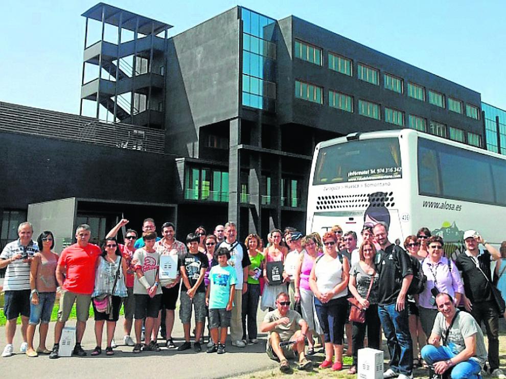 Una visita con el Bus de Somontano a Bodegas Laus, en Barbastro.