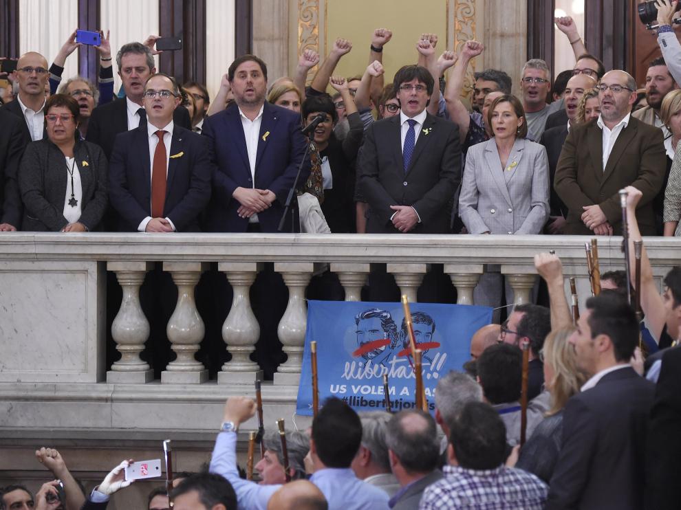 Sesión histórica en el Parlament para votar la declaración de independencia