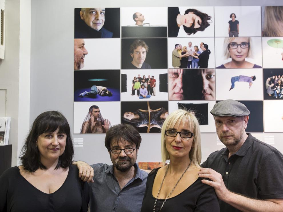 La librera Eva Cosculluela, el editor Juan Casamayor, Patricia Esteban y el fotógrafo Mordzinski.