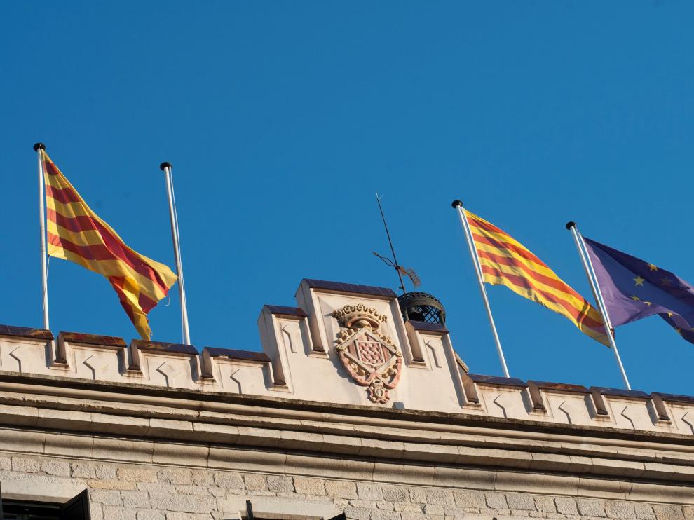 El Ayuntamiento de Gerona, sin la bandera de España