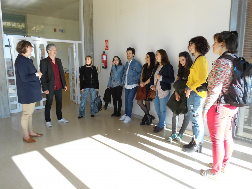 El grupo de traductores en una de las estancias de la Casa.
