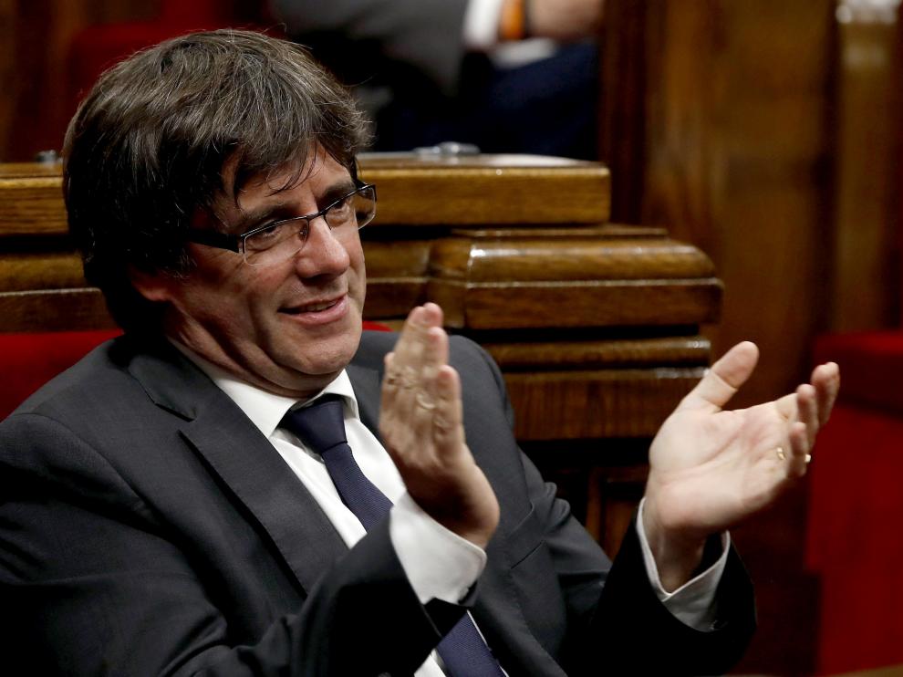 El presidente catalán Carles Puigdemont en la sesión del Parlament de este jueves