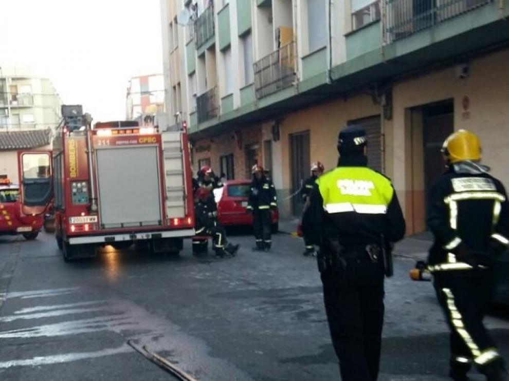 Dos fallecidos y diez heridos en incendio de vivienda en Burriana