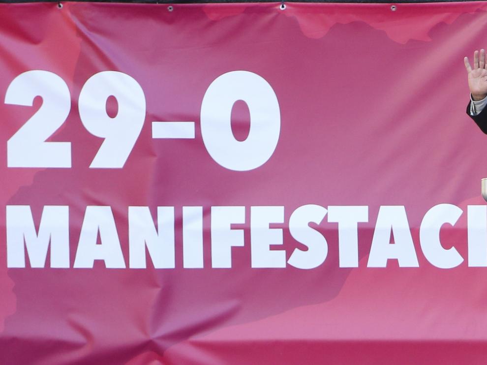 El exministro socialista Josep Borrell en la manifestación por la unidad de España en Barcelona