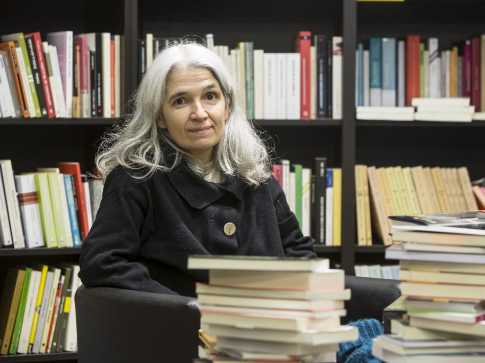 La autora Belén Gopegui participa en el ciclo 'Escritoras españolas' en La Puebla de Alfindén