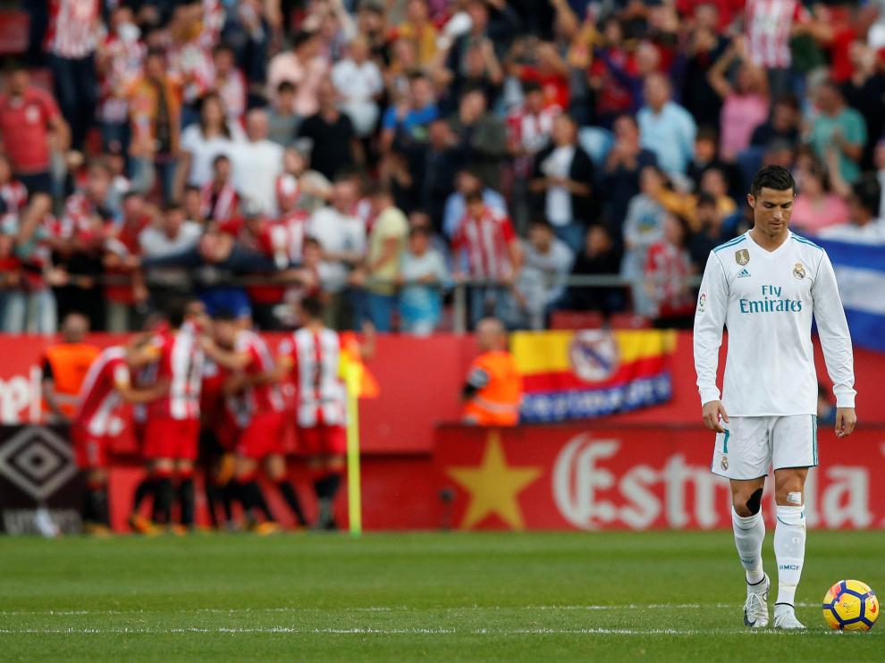 Cristiano Ronaldo, cabizbajo, tras el segundo gol del Girona.