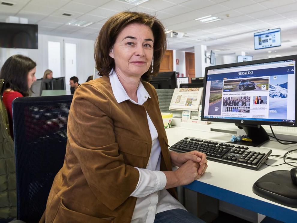 Olga Lázaro, en la redacción del Heraldo de Aragón.