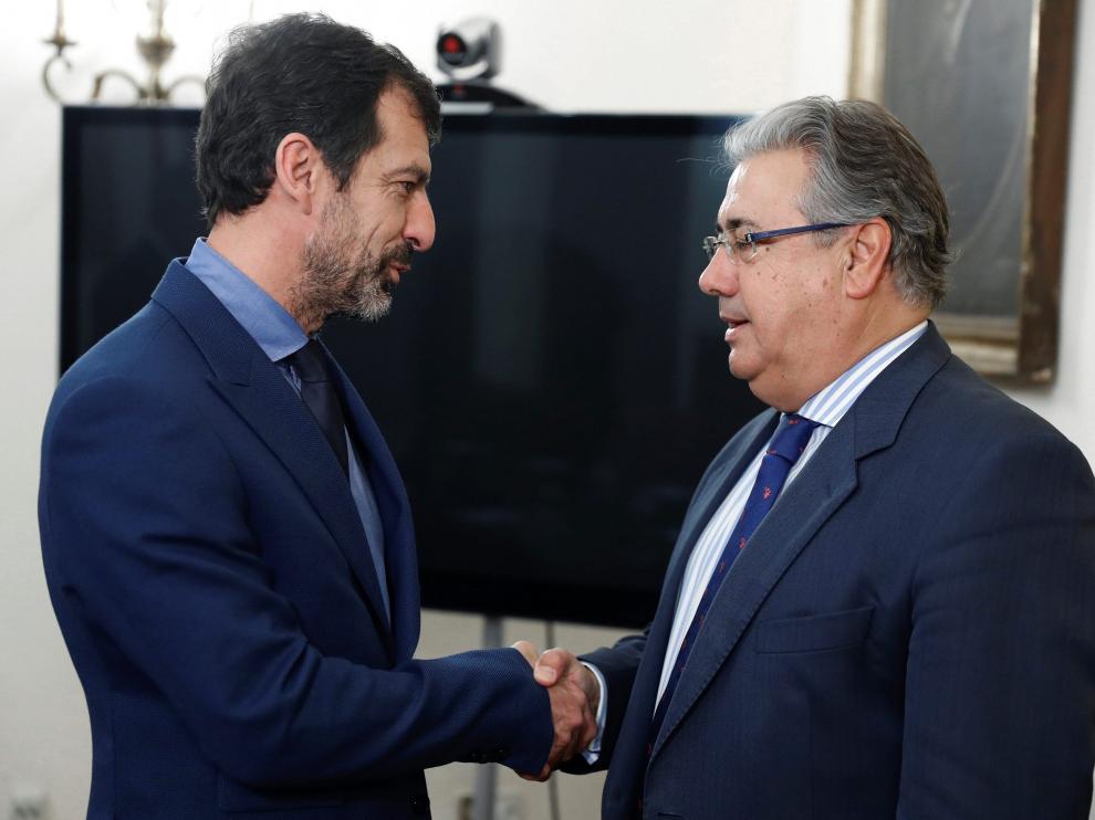 El ministro del Interior, Juan Ignacio Zoido,y el nuevo jefe de los Mossos d'Esquadra, Ferran López.