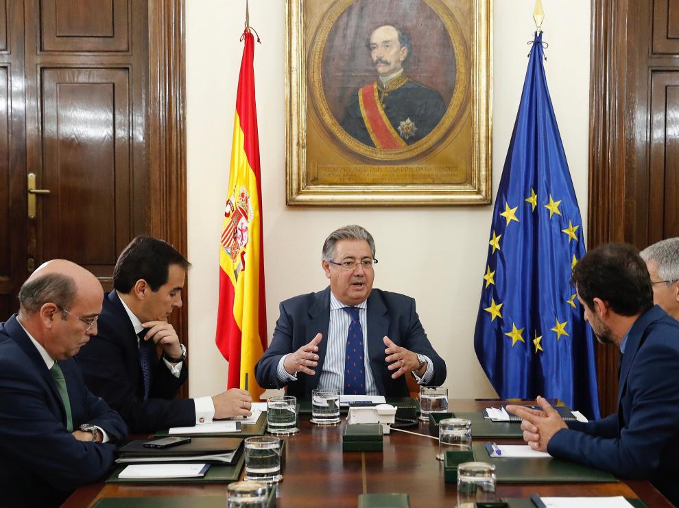Pérez de los Cobos, en una reunión en el Ministerio de Interior