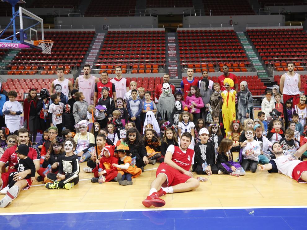 Foto de equipo con todos los niños