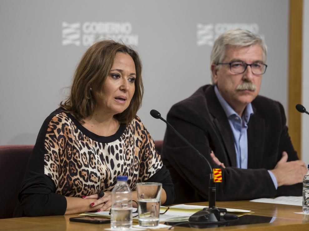 La consejera de Educación, Mayte Pérez, y el director de Innovación, Jesús Garcés.