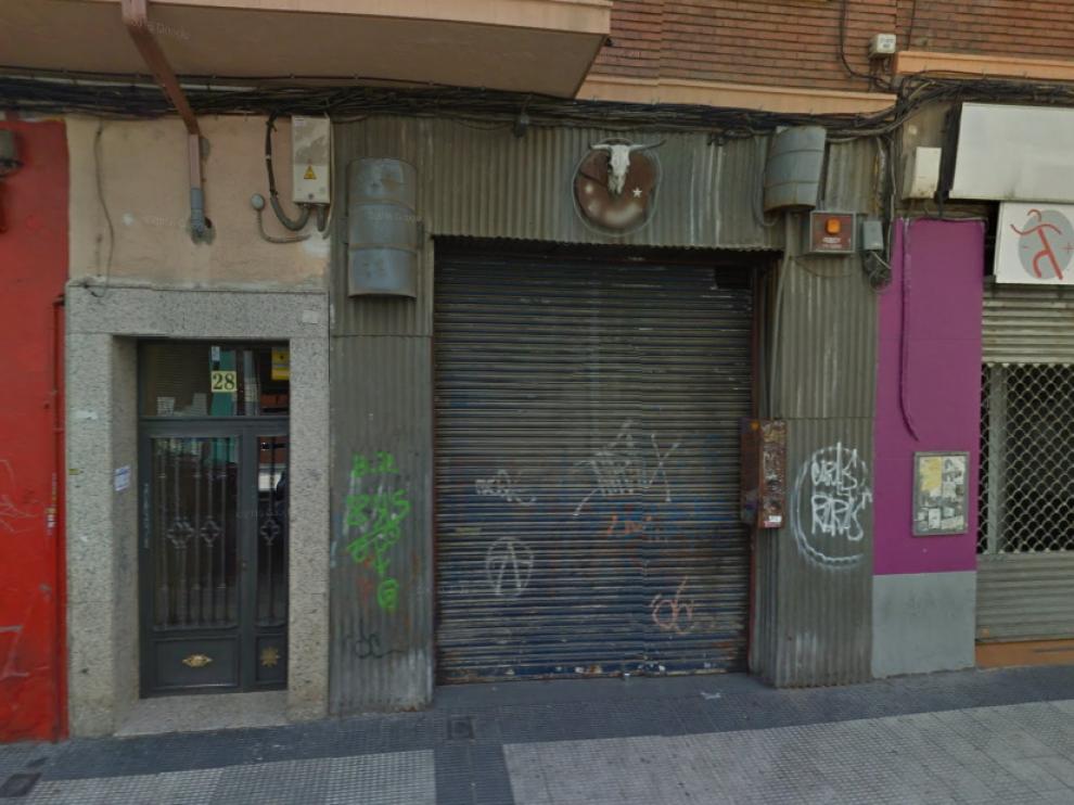 Fachada del 'after' donde se produjeron los hechos, en el número 28 de la calle Bolonia de Zaragoza.