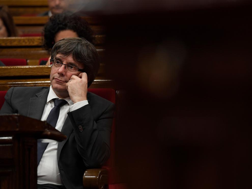 Carles Puigdemont durante la sesión en la que se votó la independencia