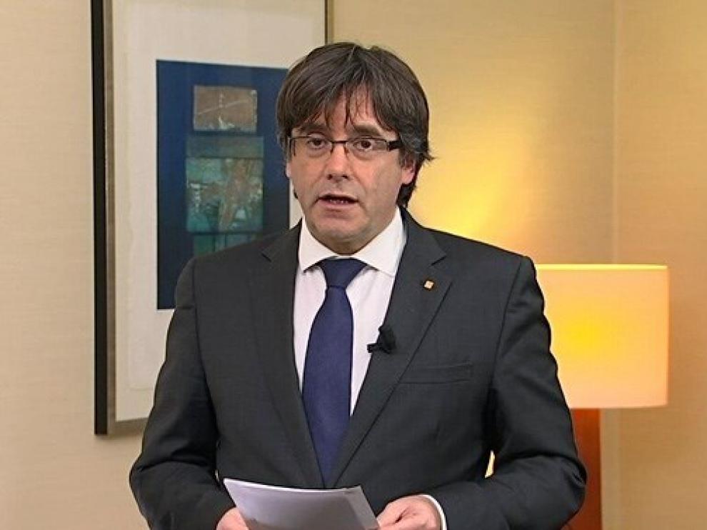 Puigdemont condena desde Bélgica el envío de su Gobierno a prisión