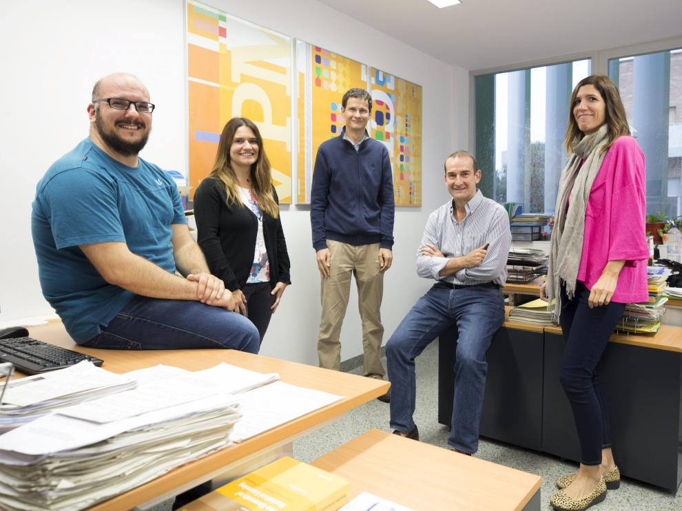 Francisco R. Estupiñán, Natalia Martínez, Ramón Launa, Enrique Bernal y Miriam Seral, parte de los investigadores del proyecto.