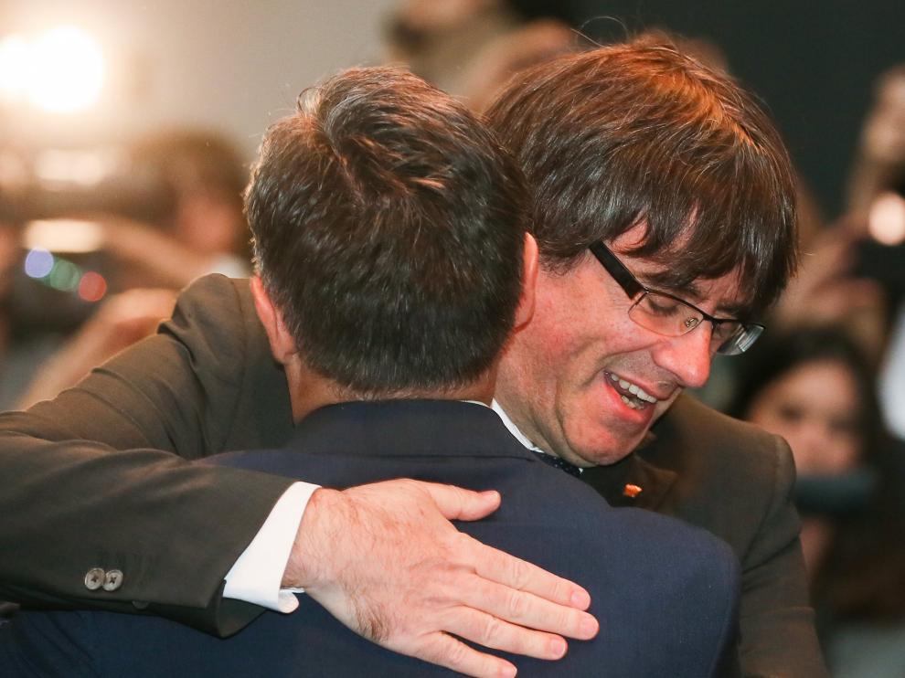 Puigdemont acude al acto de los alcaldes en Bruselas para agradecerles su apoyo