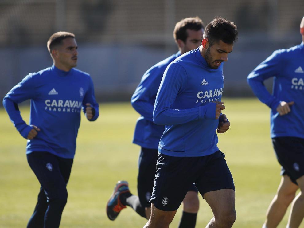 Javi Ros, Mikel González, Borja Iglesias y Toquero durante la sesión de recuperación de este lunes en la Ciudad Deportiva.