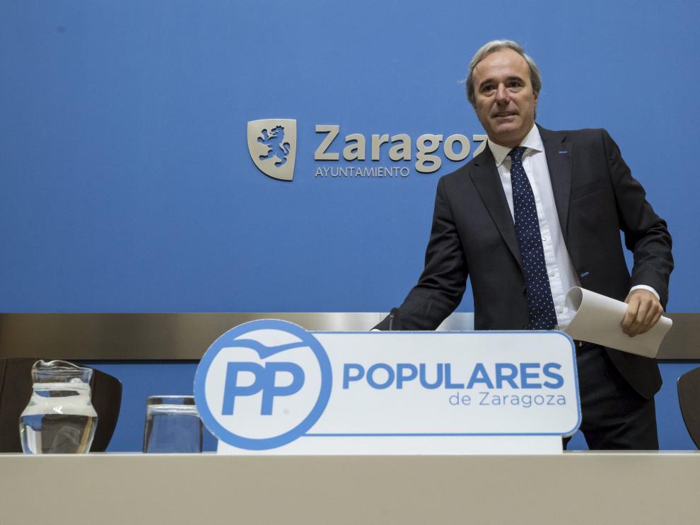 Jorge Azcón, en una comparecencia en el Ayuntamiento de Zaragoza.