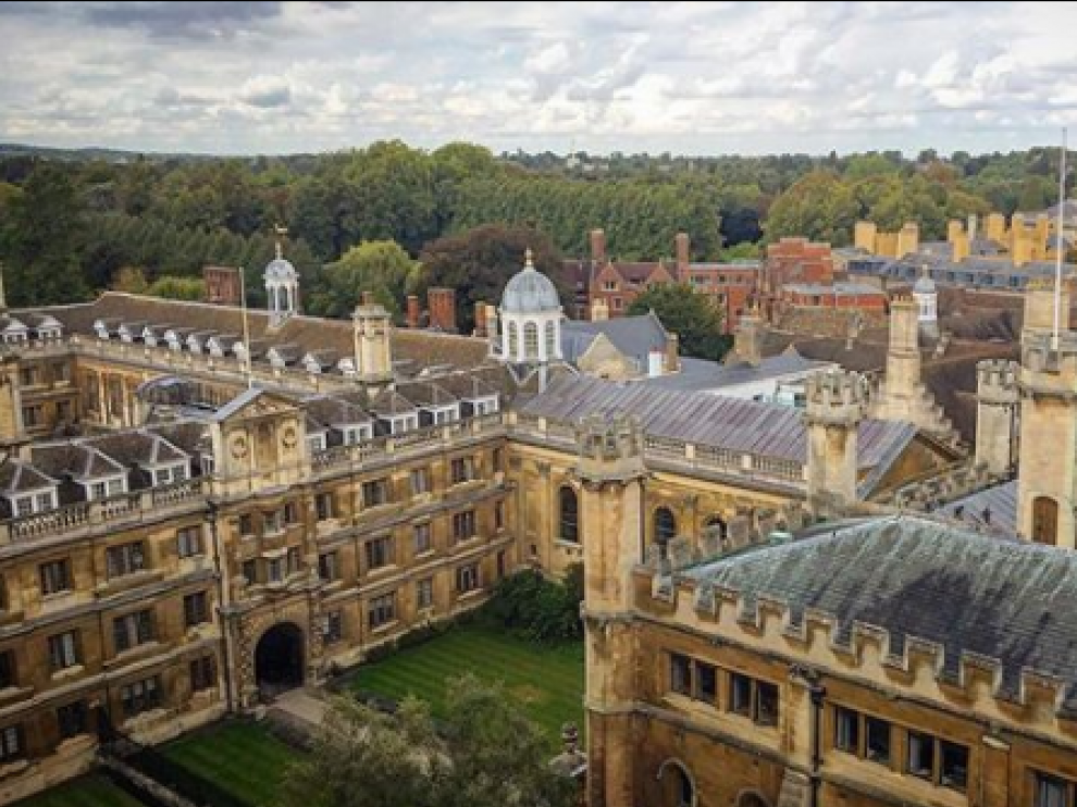 Universidad de Cambridge.