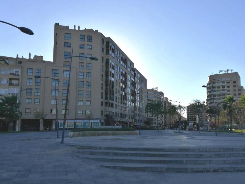 La plaza de la Ciudadanía, donde retiraron los bancos que ahora están en la plaza de España
