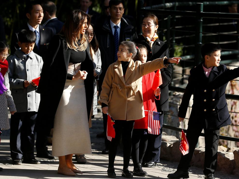 Los niños le "presentaron" a Melania a un panda macho.