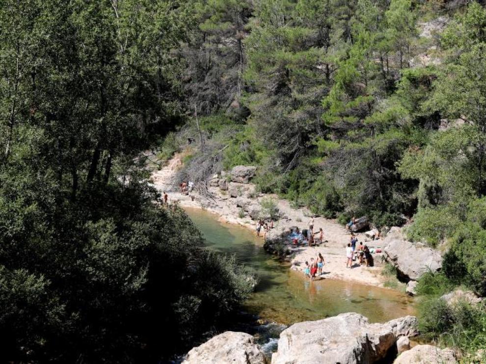 Zona de baño del Mijares a su paso por Olba.