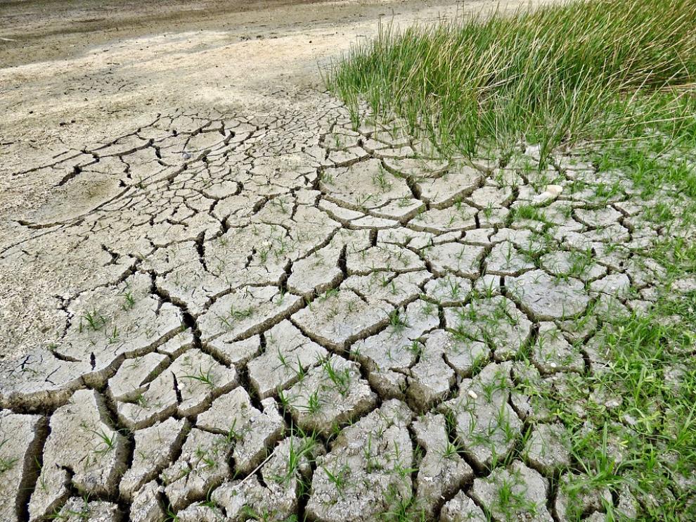 Cambiar las propiedades de radiación de la tierra ayudaría a abordar el problema de las altas temperaturas.