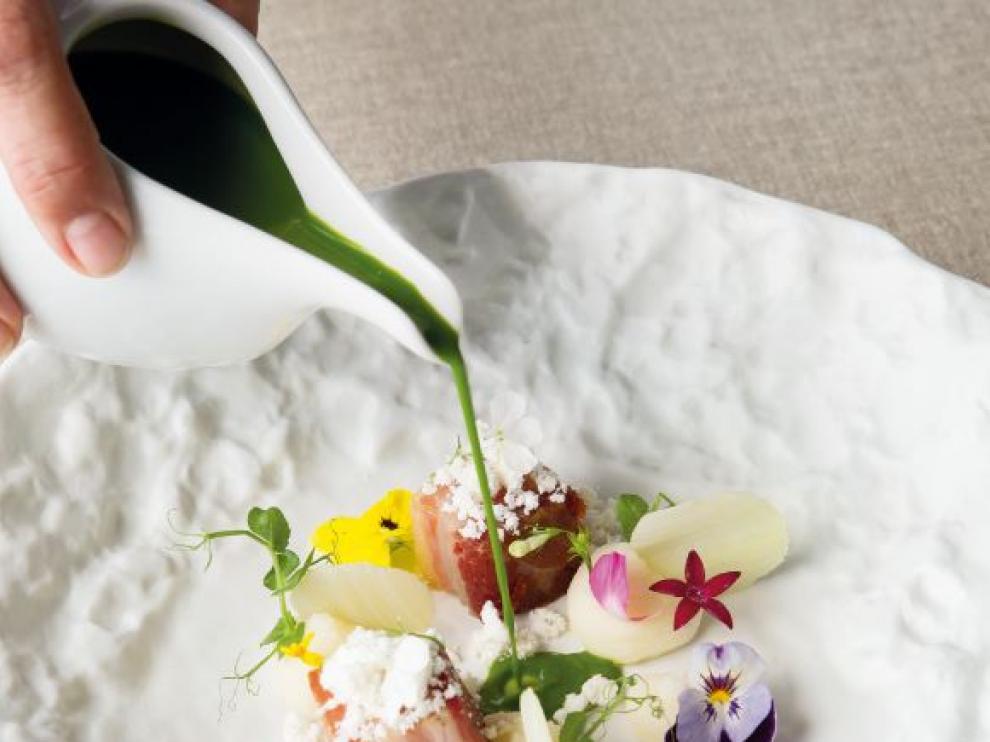 Ofrecen un menú gastronómico y otro de degustación.