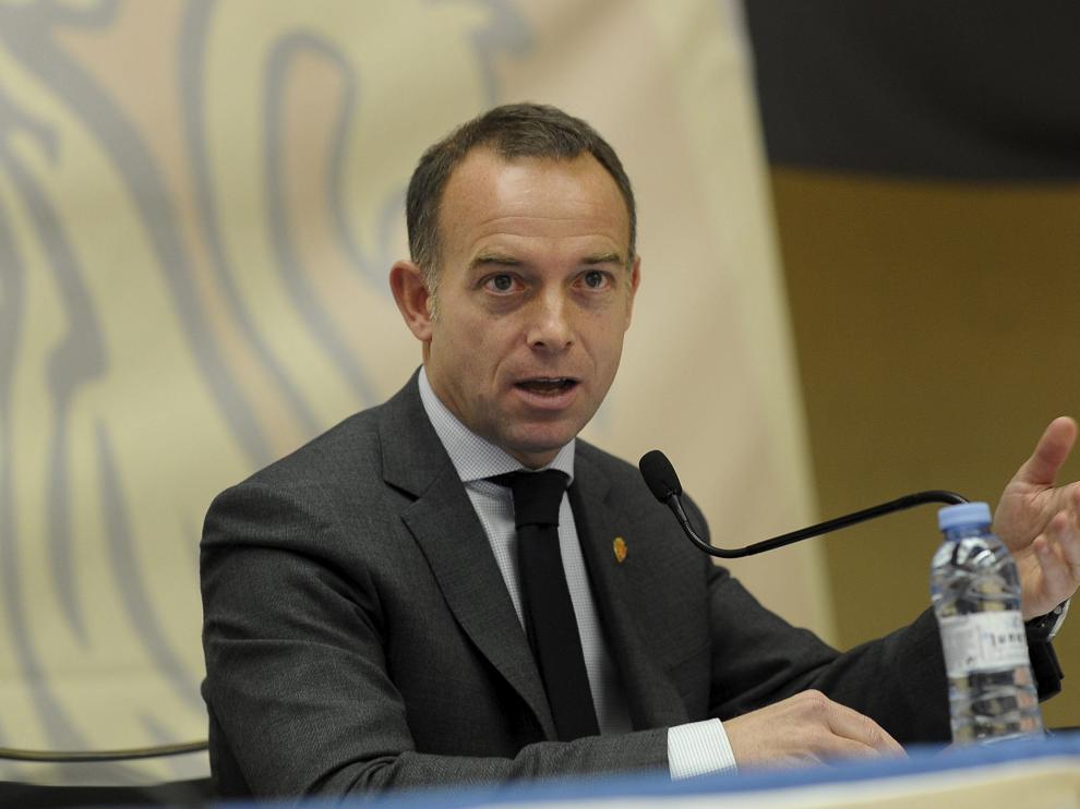 El presidente del Real Zaragoza, Christian Lapetra, en una Asamblea General