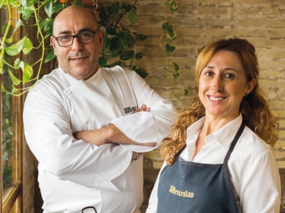 El chef Ricardo Wenceslao y Eva Silva, jefa de sala