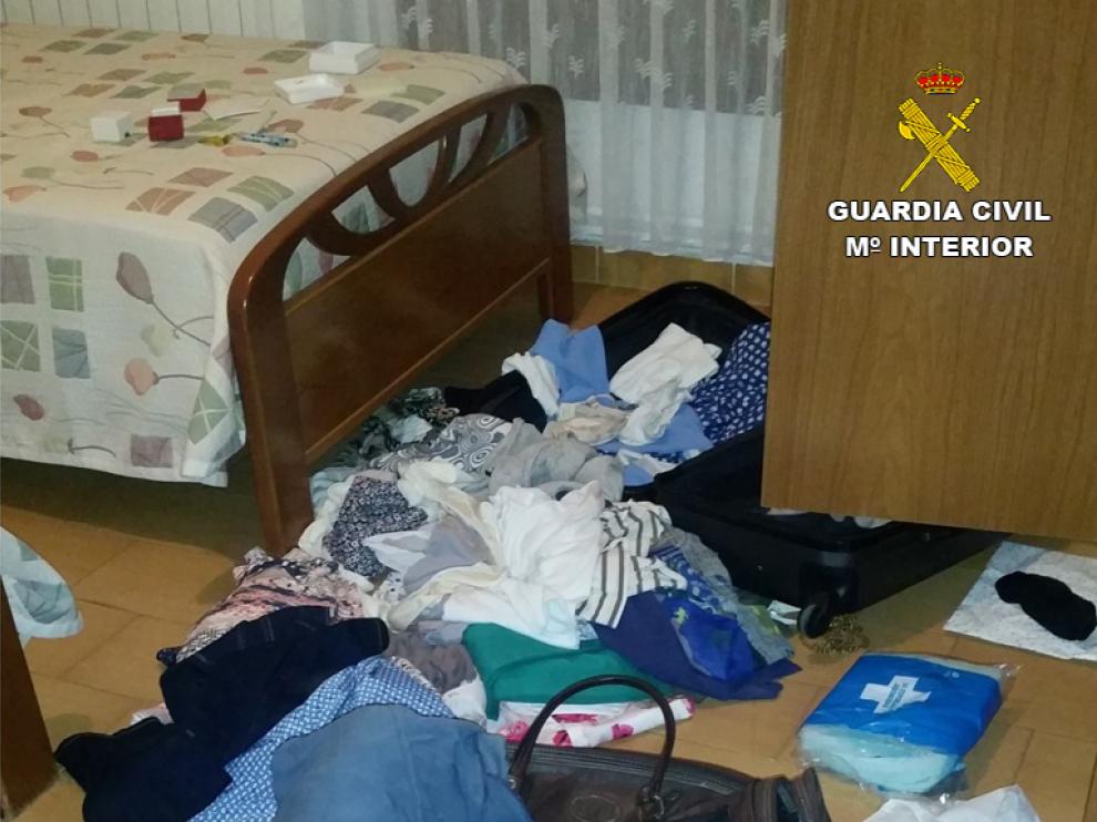 Dormitorio de una vivienda revuelta.