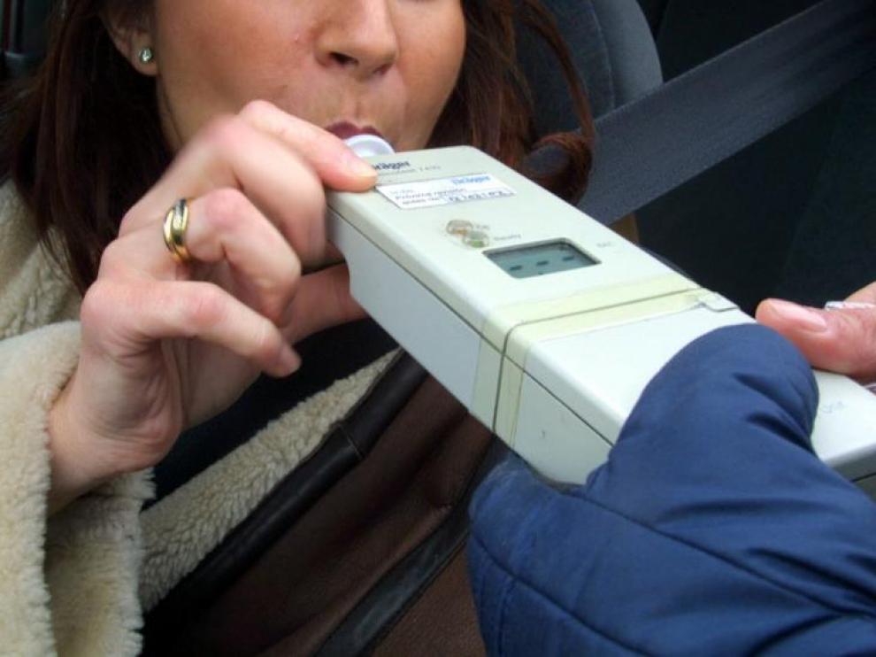 Imagen de una prueba de alcoholemia en Zaragoza.