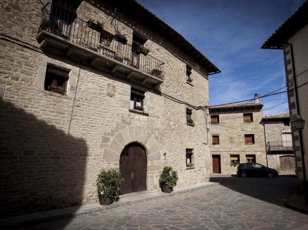 Calle de Bailo, municipio al que pertenece el núcleo de Arbués.
