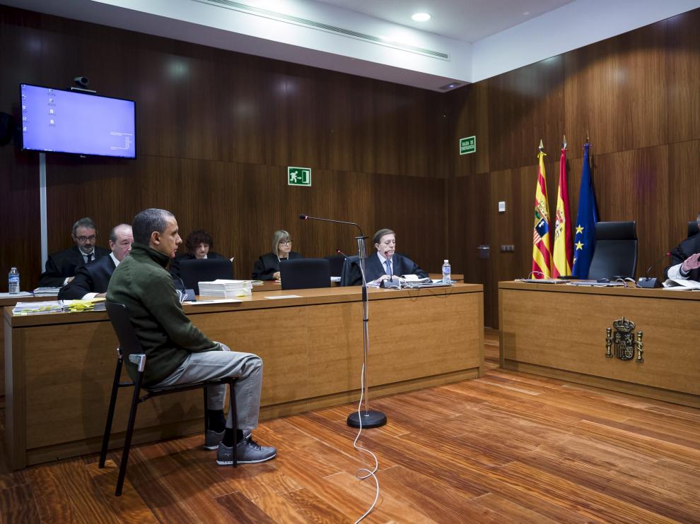 El juicio por el crimen de la avenida de Cataluña se celebra en la Audiencia de Zaragoza.
