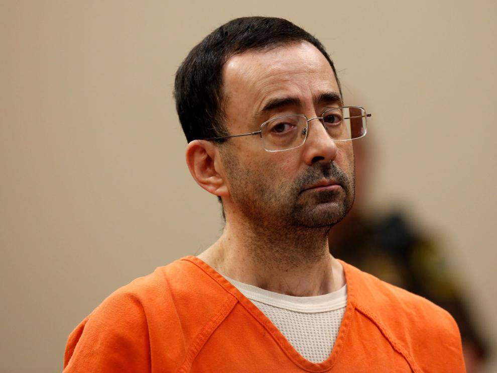 El doctor Larry Nassar declarando ante el juzgado.